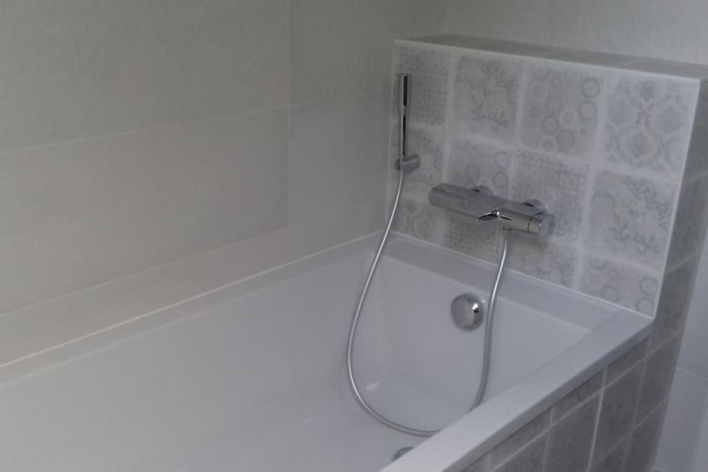 9 Pers 160 M² +Jardin- 10Mn Nantes -30Mn Mer Bouguenais Exterior foto